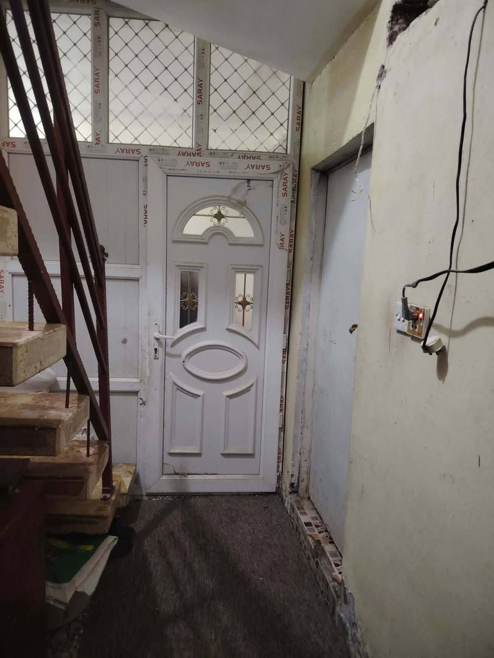 السلام عليكم بيت للبيع ثالث بيت عن الشارع الحولي التبليط زراعه ماء كهرباء مولده كامل خدمات غرفه صاله استقبل صحيات داخليه اوخارجيه الرظيه كاشي درجه اولى السعر 41 الستفسار على الرقم ***********
رجأ كل التفاصيل كدامك اقتنع وتصل لا اترسل رجا
