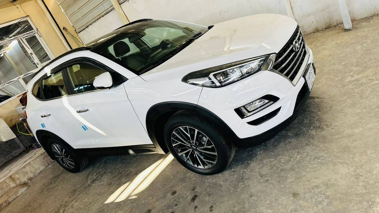 السلام عليكم توسان 2019 خليجي محرك 2000 دوش ماشيه 95 الف مكفوله من الصبغ والتبديل والفتحعدا بارد بسيط جدا  كير ومحرك ع وضع الشركه بصمه بانورما كشن كهرباء شاشه كامره فوول موصفات رقم بغداد مشروع وطني تحويل مباشر السعر 196 بيهه مجال مكاني بغداد اليوسفيه ***********
اتصال فقطططط
