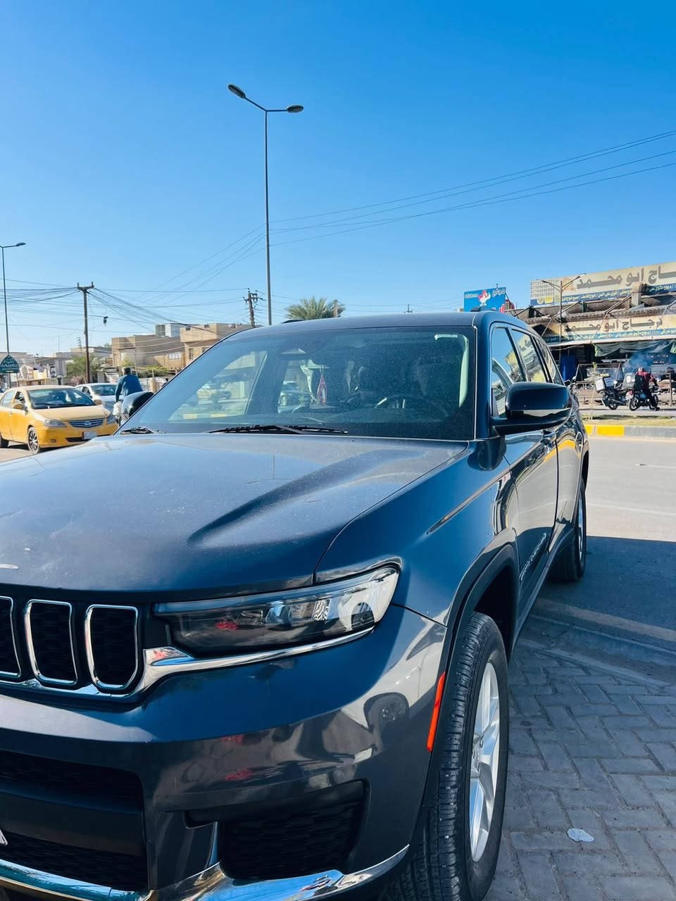 ‏سلام عليكم جيب 22 ماشية خمسين حادثه جنطه سعر 27وعشرين ونص وبيه مجال عنوان/بغداد الغزاليه  ***********
