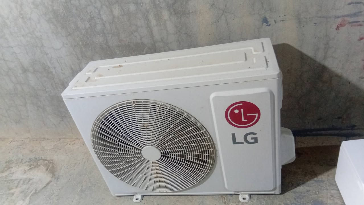سبلت مستعمل قليل كلش ونظيف جدا بسعر مناسب التواصل واتساب فقط ***********
