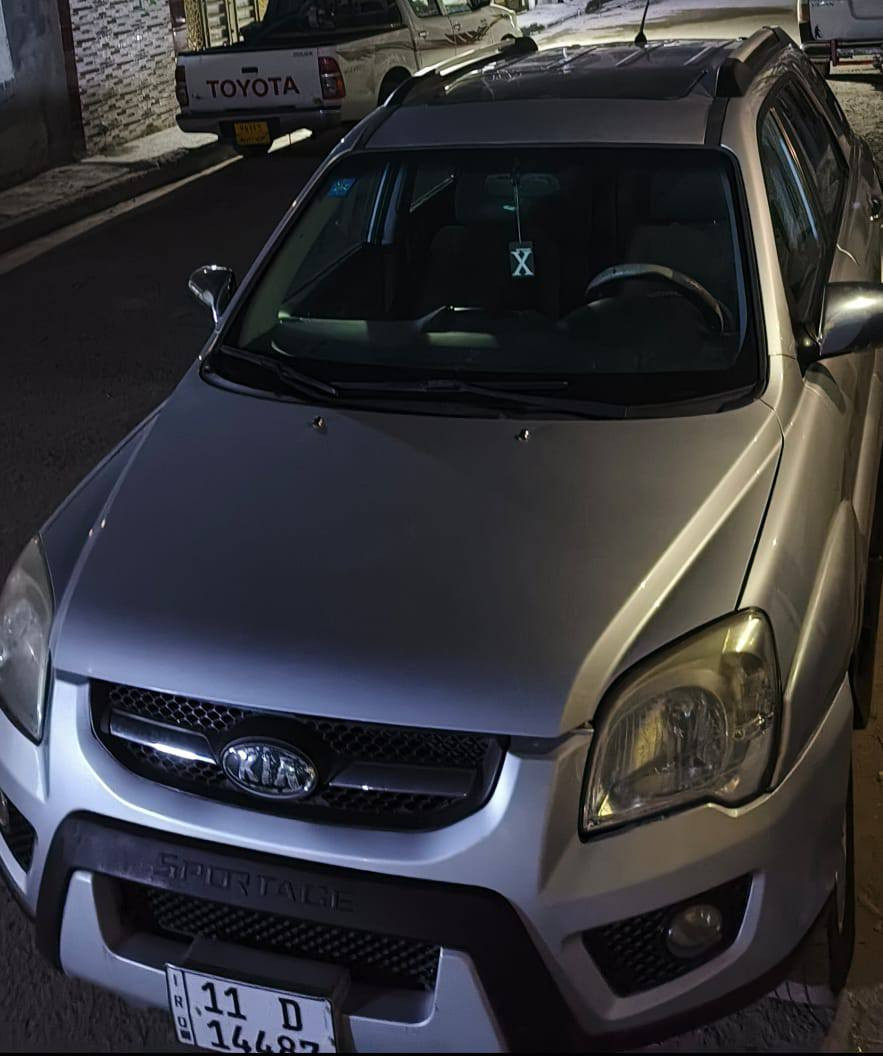 سلام عليكم سبورتج 2009 خليجي فور مواصفات فتحة جامة خلفية قطعتين
كفالة عامة من الصبغ والضربة  تخم تاير شاشة كامرة تحكم ستيرن 
مكينة الفين عنواني مدينة الصدر. بغداد ***********
