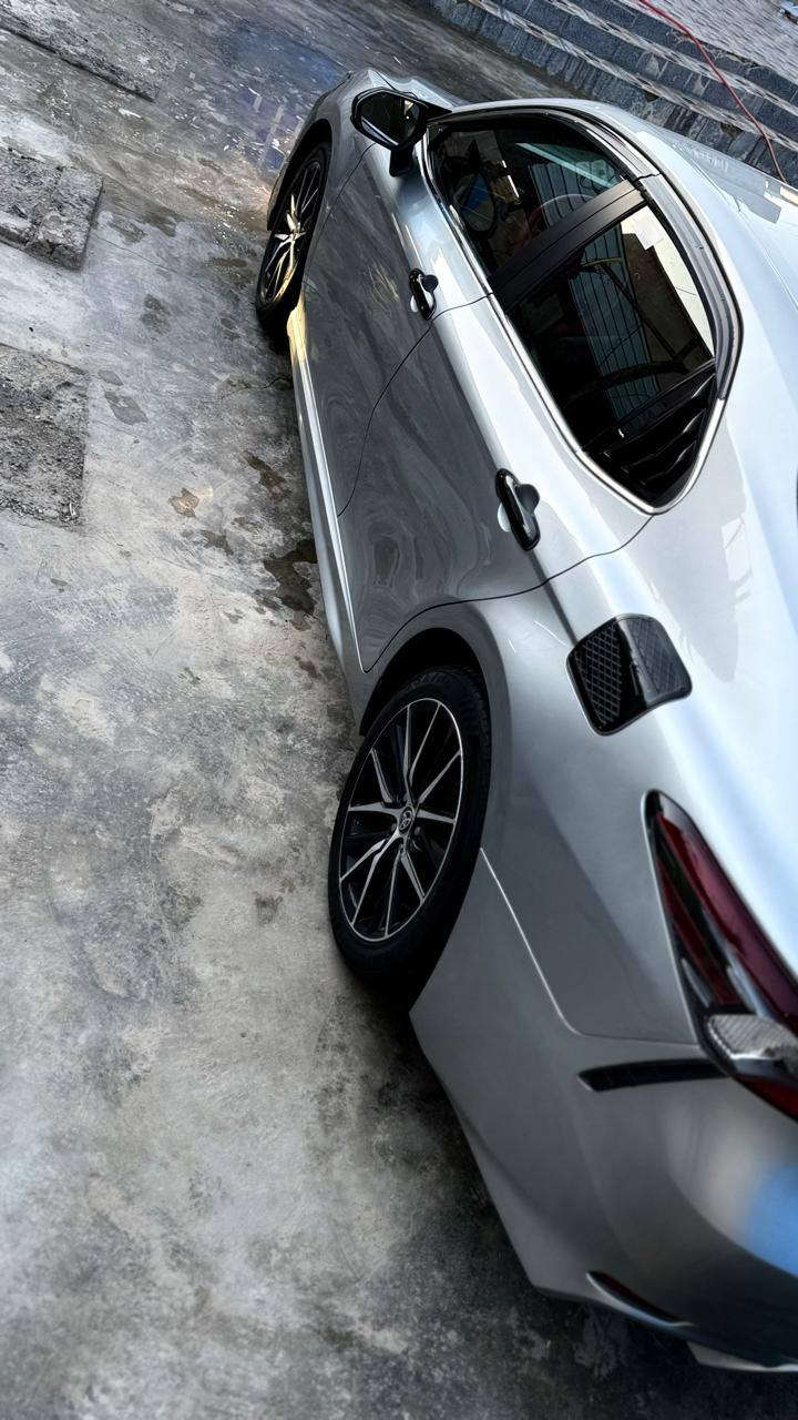 السلام عليكم ورحمه الله وبركاته
كامري 21 SE  رقم سليمانيه  مواصفات معروفه 
صبغ جاملغ امامي  وجاملغ خلفي جه السكن 
بدون ارباك  بيهه شاصي السكن بارد راس شاصي 
ترهم مقدمه وقسط 
رقم شاصي 4T1T11AK7RU902405
للأستفسار الاتصال ع ***********
