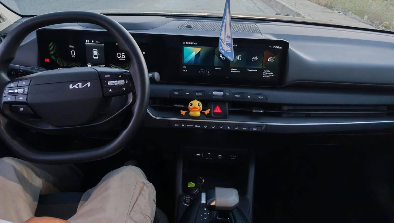 🚘 للبيع | كيا K4 موديل 2025 | فئة Lux 🚘
✨ لون أسود مميز – سيارة شبه جديدة ✨
🔹 عداد: 8000 كم فقط (أخت الزيرو)
🔹 رقم نجف | كتاب شهداء | السيارة باسمي
المواصفات:
✔️ محرك 2000 سي سي – 4 سلندر
✔️ ناقل حركة CVT
✔️ بصمة تشغيل
✔️ شاشة كبيرة 12.3 إنج
✔️ تدعم Apple CarPlay و Android Auto لاسلكياً
✔️ إنارة LED أمامية وخلفية كاملة بتصميم عصري جذاب
أنظمة الأمان والمساعدة:
✅ رادار أمامي مع مكابح طوارئ تلقائية
✅ نظام الحفاظ على المسار والتنبيه عند الانحراف
✅ مثبت سرعة ذكي متفاعل (Smart Cruise Control)
✅ كاميرا خلفية عالية الدقة
✅ حساسات ورادارات خلفية مع تنبيه ومكابح تلقائية عند الرجوع

للاستفسار الاتصال على الرقم

***********

متواجد على الواتساب
