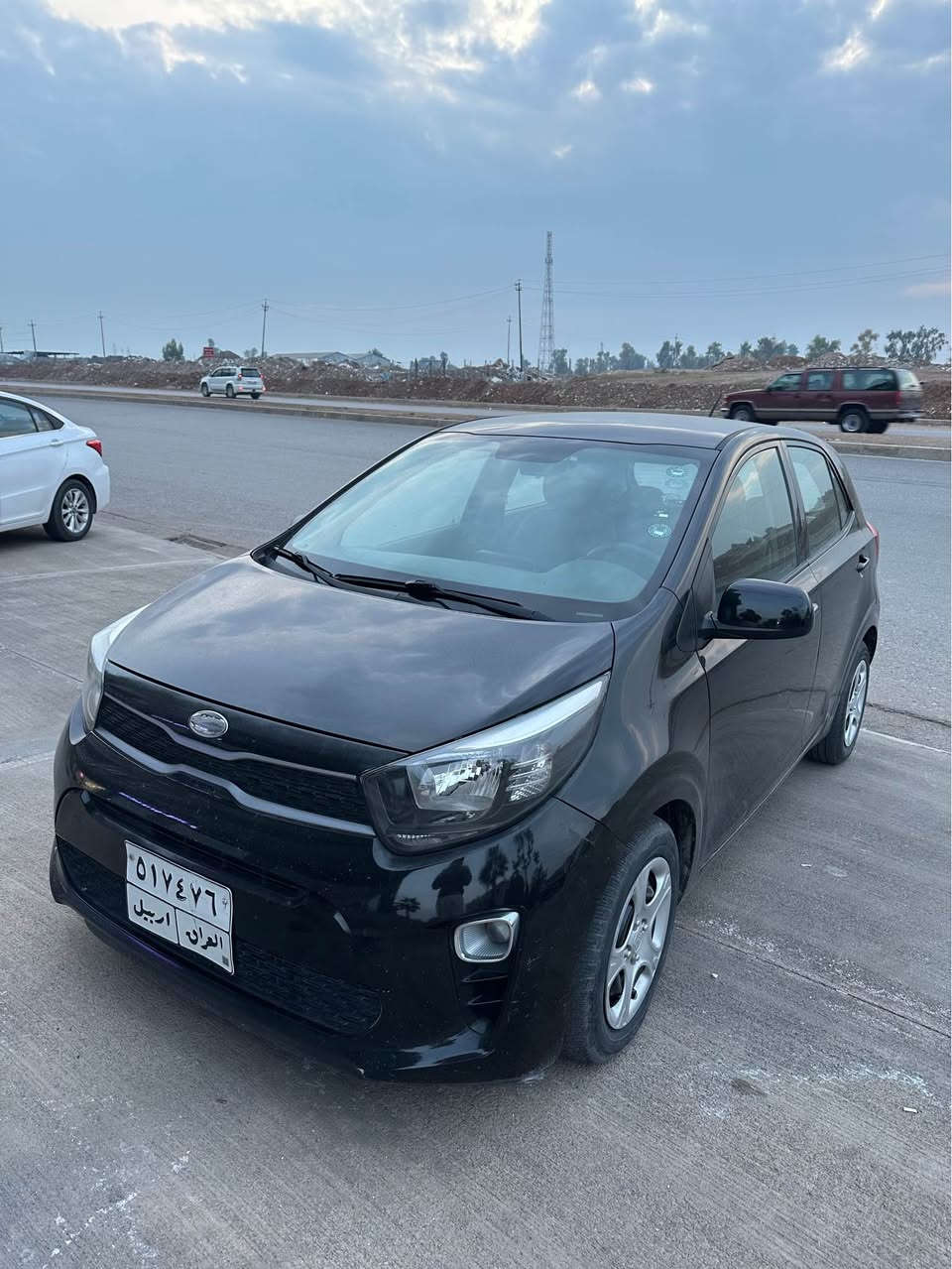 السلام عليكم

للبيع بيكانتو 2018
بدون صبغ زيرو شركة مطلعيها بسنتها
ماشية 160 الف كيلو 
سنوية ساقطة

السعر 96 ورقة وبيها مجال بسيط
السيارة بيها غرامات 450 الف تنزل من سعرها

مكانها اربيل
واتساب *********** أربيل, العراق
