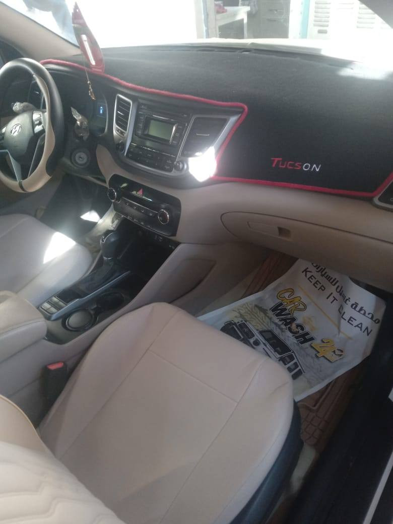 السلام عليكم ورحمة الله وبركاته
من رخصة الادمن المحترم 
توسان موديل ٢٠١٦ 
  نصف فول 
خليجي
 الصبغ والبارد  غير هذا المأشر فقط
محرك كير مكفول من الفتح والتبديل 
ماشيه. ١٧٠ الف 
السعر ١٥٨  وبيها مجال
رقم بغداد 
مكان السياره بغداد 
الاتسفسار اكثر 
*********** حيدر
غير متواجد على الفيس
