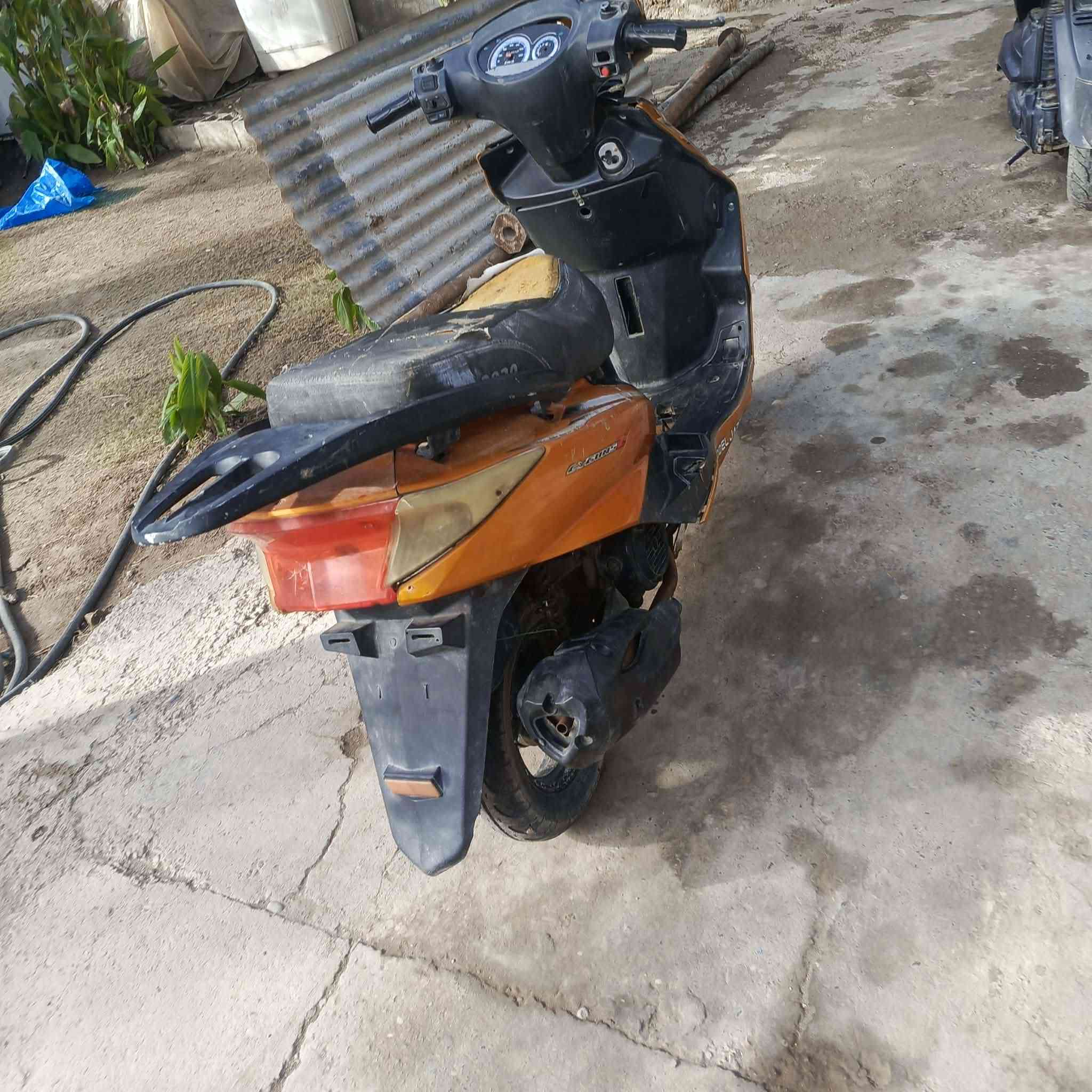 السلام عليكم  شباب اني مكلف بل نشر سكنس للبيع قفل 150 مكاني خان بني سعد هاذ رقم صاحبهاا ***********
