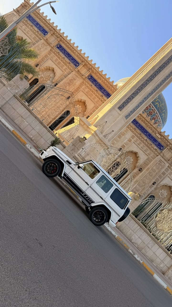 خليجي 2015 اصل AMG G63 ضمان دولي
اعلى مواصفات ايدشن وان  بصمات عدد 2
V8 Twin Turbo 5.5L 🏎️ 563hp 760NM
مكفوله كفالة عامة ملاحظات بسيطة جدا 
انظف سيارة بموديلها لا محدثة ولابيها حادث 
رادارات نقطة عمياء شاشات خلفية بلادي 
حسات امامي خلفي تبريد مركزي ❄️
سقف شامواه جلد مختم AMG 
كشنات مساج تدفئة تبريد خزن ميموري 
بريكات AMG بريمبو 6 بستم فلنجات مزرف 
ماوس تحكم شاشة مري شفط مثبت سرعة 
عليها صيانة كاملة بدون مشاكل ولا اعطال❗️
بيها صوت مرعب بالكزوز رياضي سيارة ثالث مالك
بعد بيها مواصفات ماذاكرها نسخة رياضية 
تحويل مباشر  السعر 440 بي مجال بسيط
رقم الهاتف ***********
رقم الهاتف ***********
