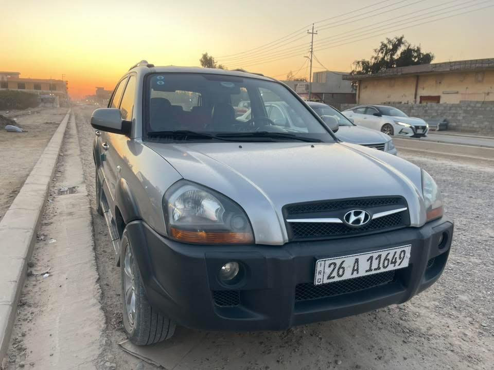 للبيع فقط. توكسان 2010 كوري فول مواصفات عدا الفتحة مقاعد جلد تدفئة بالكشنات الاربعة تحكمات جهتين مرايات شفط تبريد بيانو كير محرك صدر كله شرط بيها قطعتين رش بدون ضربة او معجون اثر جراد ماشية 185 الف حقيقي السعر113 بي مجال قليل 
***********
