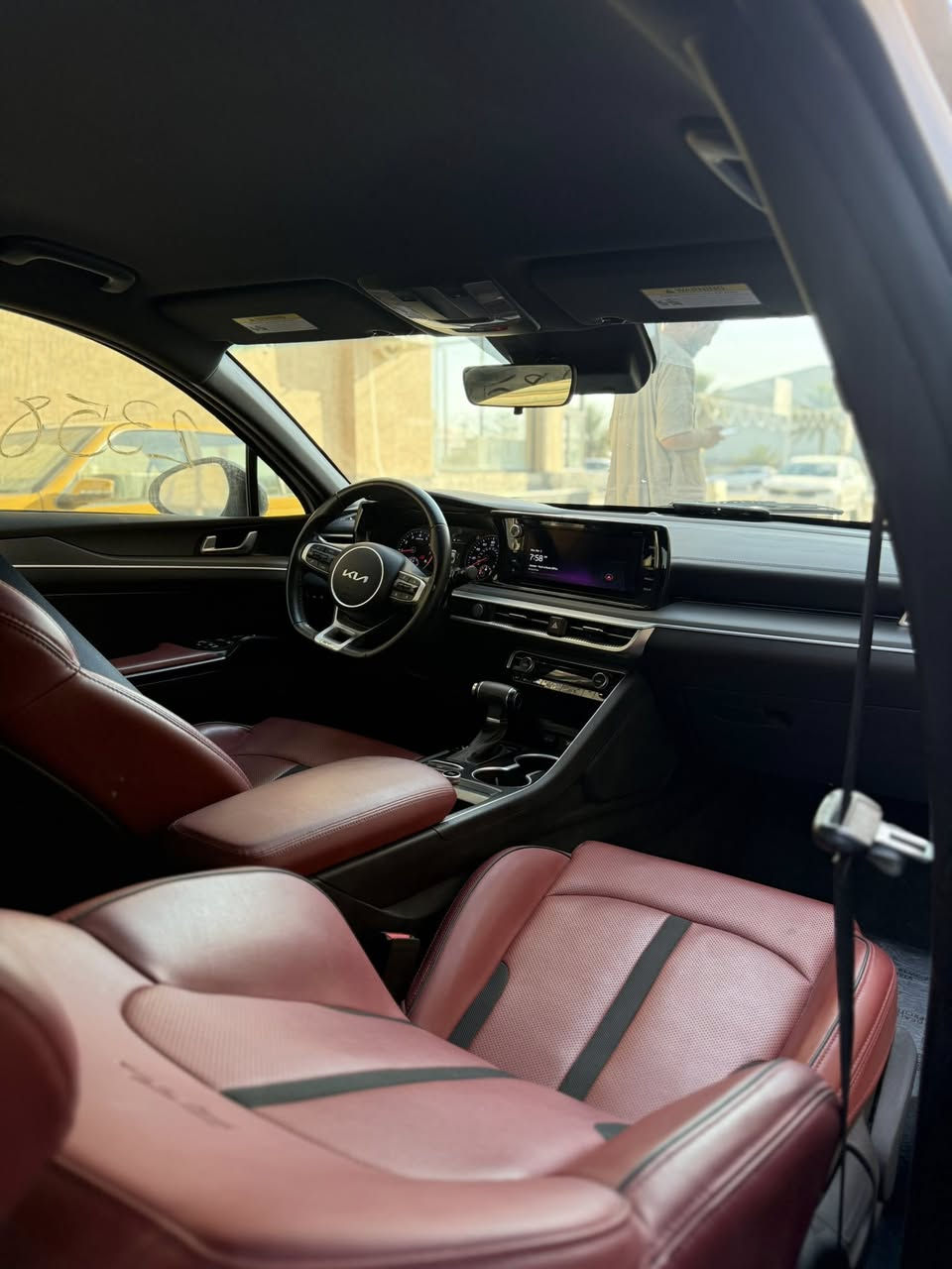 سلام عليكم
K5 2023 GT-Line
السياره فووول عدا الفتحه 
السياره ماشيه 23 الف 
محرك 1600 تيربو 
السياره بدون ارباك( بدون دواخل السياره)
وبدون شواصي وبدون لغود 
حادثها موضح بالصور بابتين والجاملغ مبدلات 
السعر 175
***********
