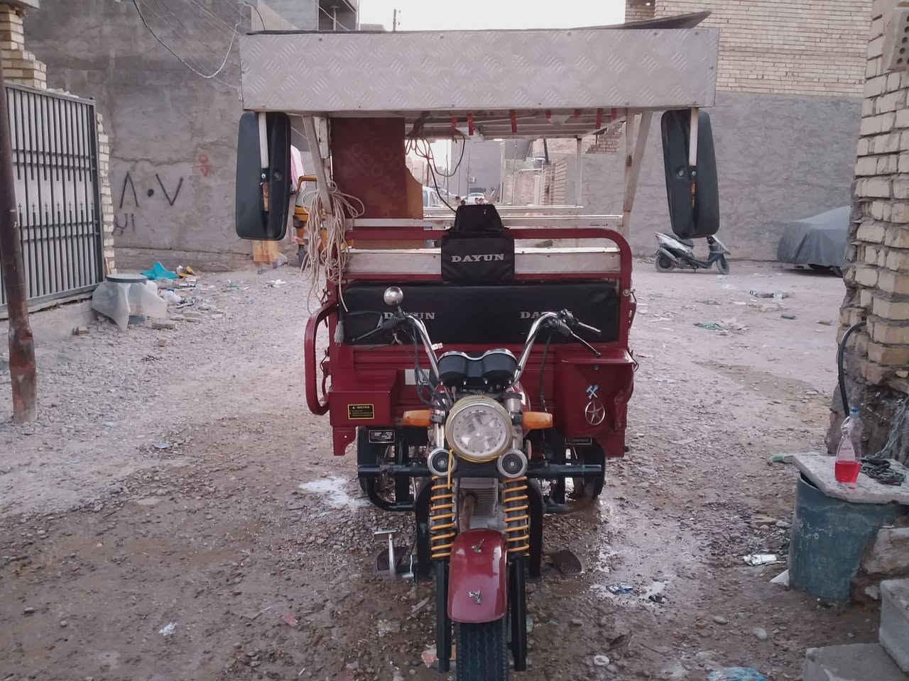 السلام عليكم ستوته دايوان موديل 2022 شهر العاشر سنوية ورقم بأسمي مكينة جديدة مامفتوحة تريد تشتغل بيها تسويها مطعم او تلغي الحديدة وتشتغل بيها حمل بيها نقوصات بسيطة كهربائيات بس ستوتة كفاله السعر خاص 
*********** موجود واتساب او اتصال 
مكاني بغداد البياع
