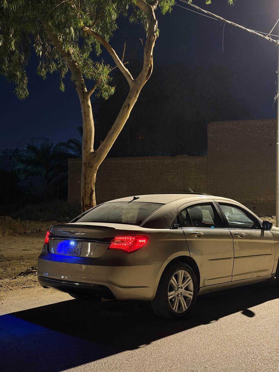 سي 200 2013 فول مواصفات Sمكينه اربعه 2400 سياره جديده طك كارتون ماشيه بس 115 سياره جديده جديده من تخم تاير جديد حداده جديده من طول لطول تبريد ثلج مكينه كير يخبلن كامله ربع مابيه مصرف ورقم وسنويه وهزه جديده بصره بيه صبغ 3قطع جاملغ وبنيد وجاملغ خلفي نصه بدون دواخل وسياره كشره ولمعته تخبل لا جارده ولا شي وسعره85ولحد يقارنه بلتعبانات سياره جديده ومال بيت ممتعوبه ابد سعر85وبي مجال قليل 
عنواني البصره
رقمي
*********** البصرة, العراق
