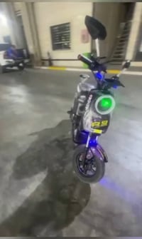 ورحمة...  للبيع...  دراجه شحن للبيع نوع (R9) موديل 2024 نضيفه بطاريات ...