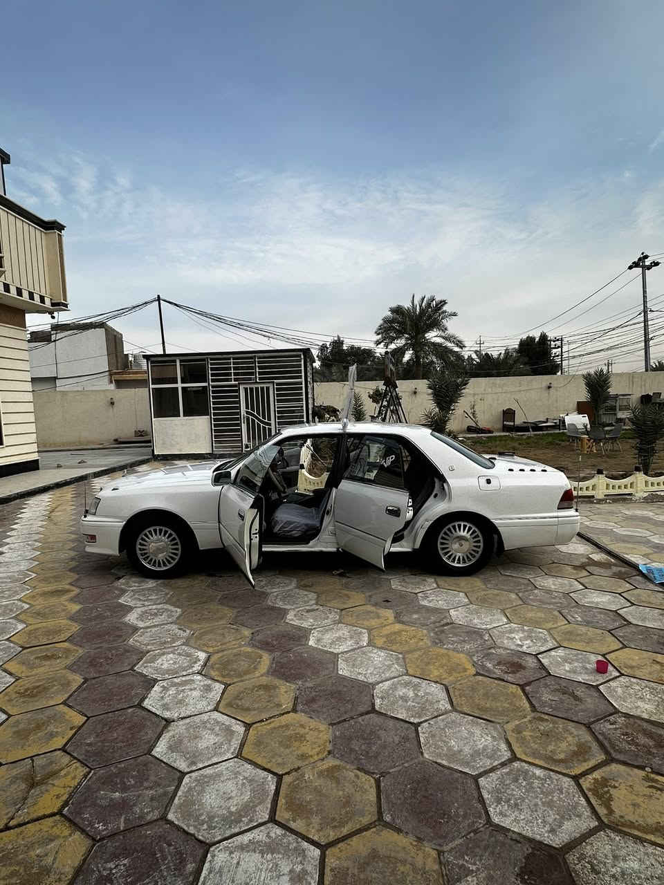 سلام عليكم ورحمة الله وبركاته  السعر 102وبيه مجال. ‭ ‭0773721 4354‬
راس ثور فلات سيارت جديده معنه الكلمه فول مواصفات رقم انبار دولي مداور مباشر سنويه 2028 سياره كفاله عامه ضربه قويه وكص ونقل جثه صبغ عام جماليه 
مكينه فيفيتي ستوني شاده هيه والكير يعني مكينه وكير وحداديه وتخم تاير شرط تبريد ستوني عدته منضومه كامله جديد شرط ثلج ❄️ مكاني نجف الاشرف  
*********** واني خادم
