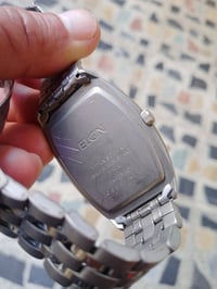 ساعة يابانية • شغالة بالطاقة الشمسية • مع بطارية