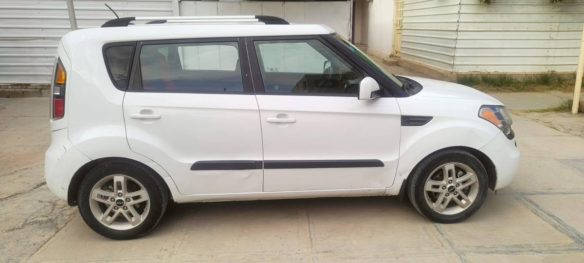 كيا صول 2011 وارد امريكي
مرفق السونار معها ،محرك 2000 ، رقم انبار بأسمي
سنويه 2030 ، رقم انكليزي ، ماشيه 137 الف ميل 
السعر 85$ وبيها مجال بسيط ، 
الرقم ***********, ***********
