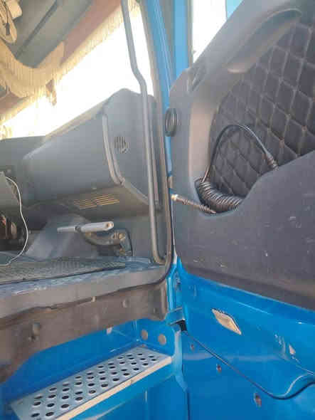 سلام عليكم لبيع كتروس موديل 2000 رقم جديد سنويه جديده مربوطة عربانه فلات جوانب متحركه محرك دمعه 1846 تخم تاير شغاله عله عمان سعر230 مكان انبار ناحية الوفاء مكلف بنشر ***********
