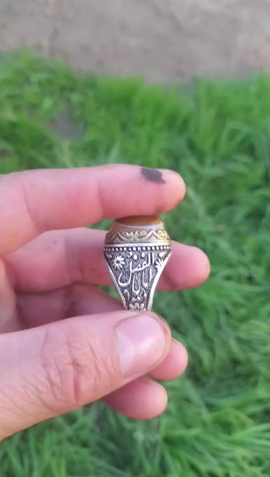 متاح محبس سليماني عين صريحه صياغه يدويه ثقيله وزن الخاتم ١٨غرام قياس الخاتم ٢١السعر ٧٥الف التوصيل كافه المحافظات


**إذا كنت صاحب هذا الإعلان وتريد حذفه لأي سبب، رجاءا أرسل رسالة إلى الدعم الفني**