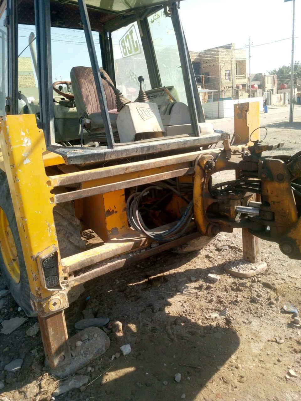 السلام عليكم جي سي بي للبيع موديل 95 رقم بصره الخاص ماكو مكلف بالنشر ***********
