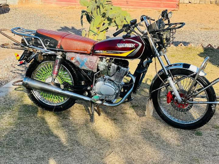 السلام عليكم موطور تايكر موديل 23 نضافه فول نشاطه فول شرط بعدو ما مفتوح مراوس بيع   صالنه كاتم مكاني بيجي صلاح الدين للاستفسار الاتصال على هاذه الرقم ***********
