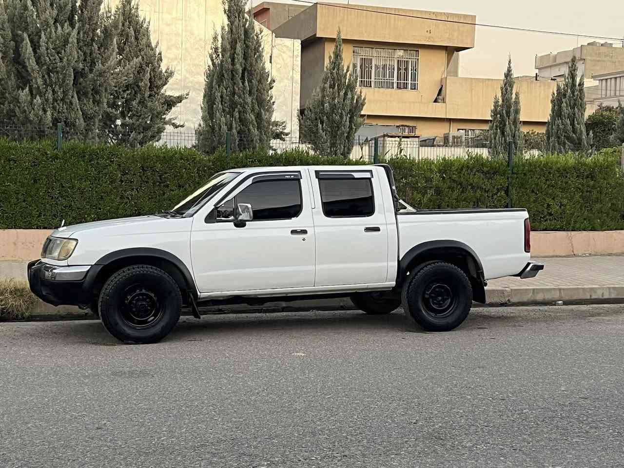 نيسان ٢٠٠٥ناو سور دەبل ئەکسل گێڕ مەکينە کارەبایی بەشەرت سەیارەکە علوجە مالي مەدەني بەشەرت پێشو دواوەي هيجي نيە لەقەلبي جێ جێ سبوغي هەيە بەلام بەعام دەيفرۆشم وەر نەگەراوە بەشەرت نرخ 70گەلاو کەمێک مەجال شوێن هەولێر 
0750 4875025
