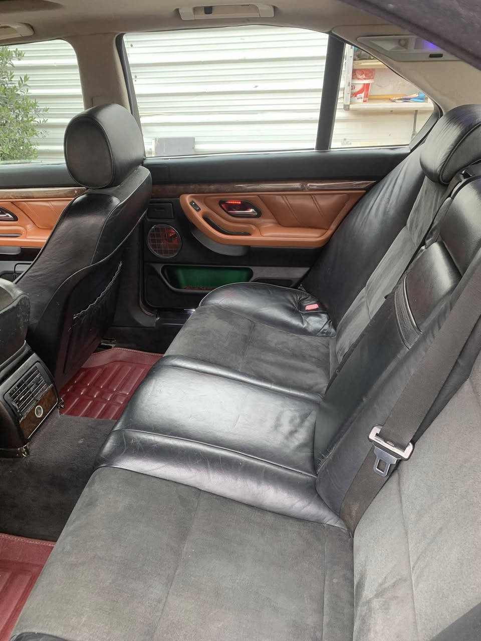 سلام عليكم كاسحه فول الفول 
موديل 95 امحدثه داخل خارج 2000
حجم 730  8 اسلندر امسكر
بصمه تشغيل
تشغيل عن بعد 
نظام ترحيب بالناره خارجيه وداخليه
استيرن كهرباء
باركود رمز سري بالجامه فتح وتشغيل السياره بدون بصمه
جنطه شفط
امراوس ابكاسحه 750
***********
سعر 88
عنوان بغداد حي الجهاد
