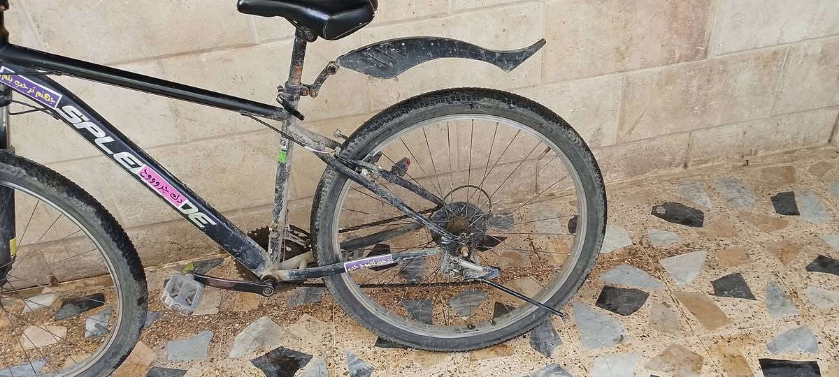 بايسكل للبيع ادفع سعر عجبي ابيك حجم البايسكل 27 5 مال باله***********
