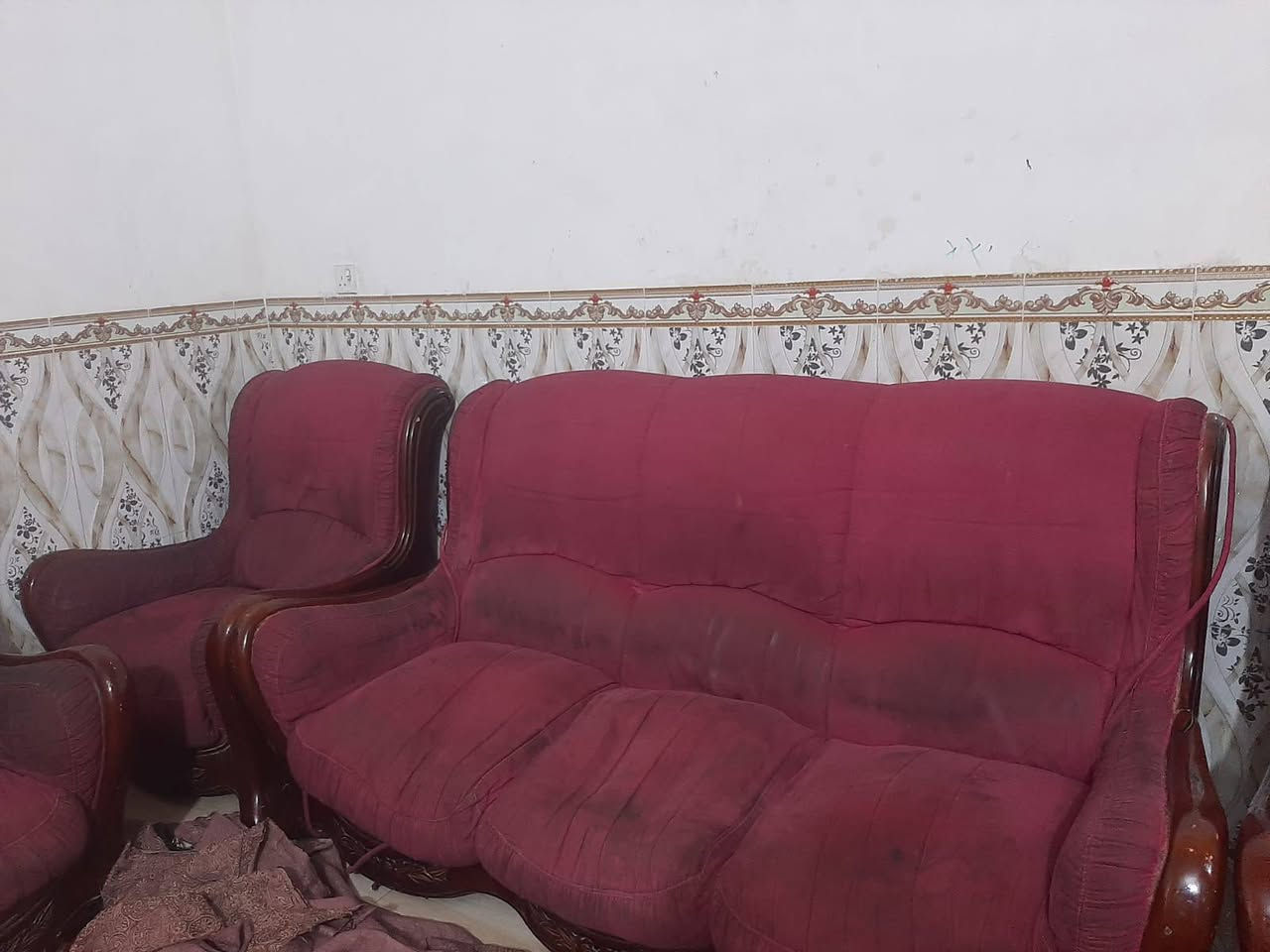 السلام عليكم تخم عشر مقاعد يراد له دوشمه خشب مالته كله جديد صاج نظيف كلش عاوزه بس دوشه سعره 125 وبي مجال مكانه حله نادر الثاني عن خدمه فرع قيس ابو السمك ***********واتساب
