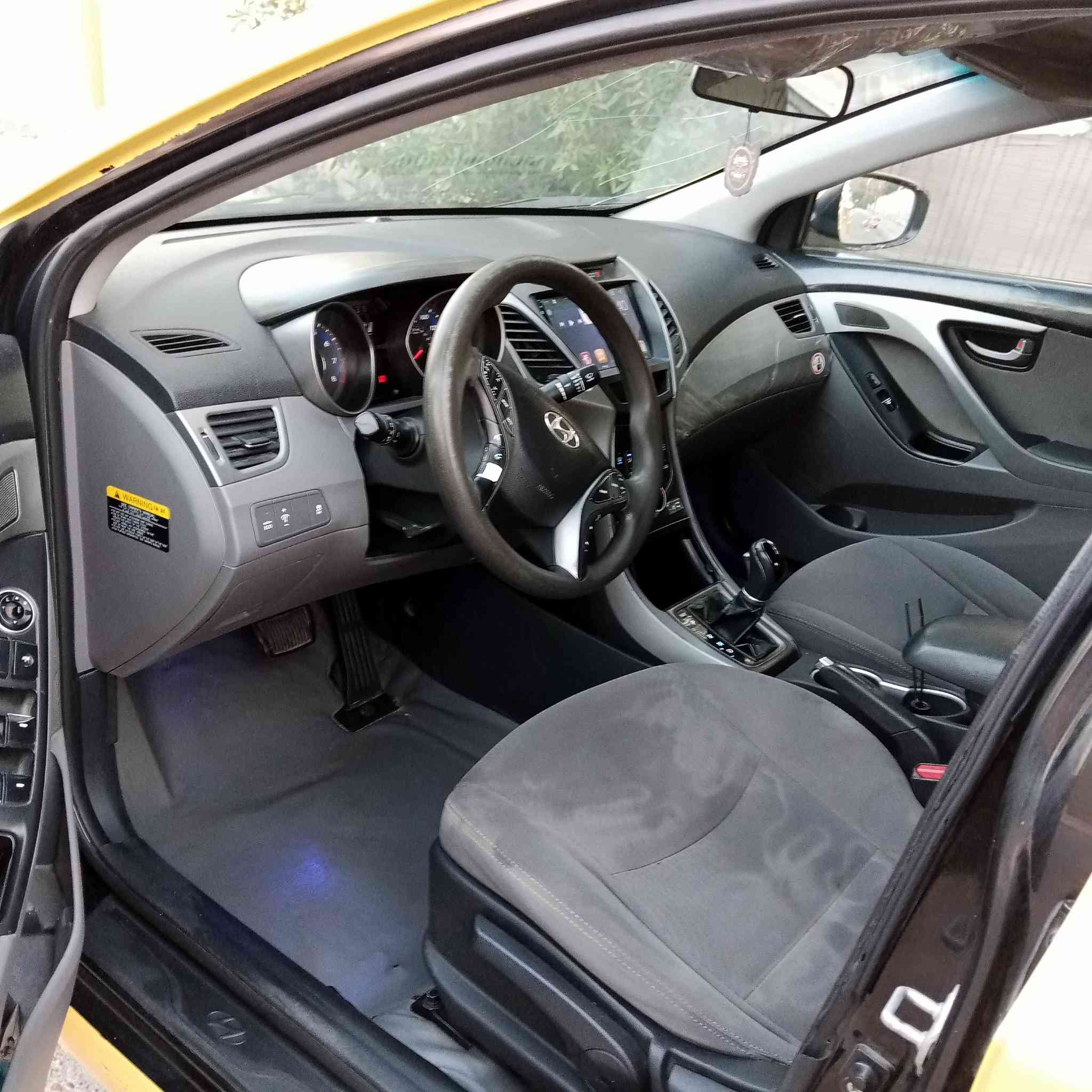 سلام عليكم النتره ٢٠١٤ امريكي ضرره فقط جاملغ امامي اليسره $١١٠ بغداد شارع فلسطين ***********
