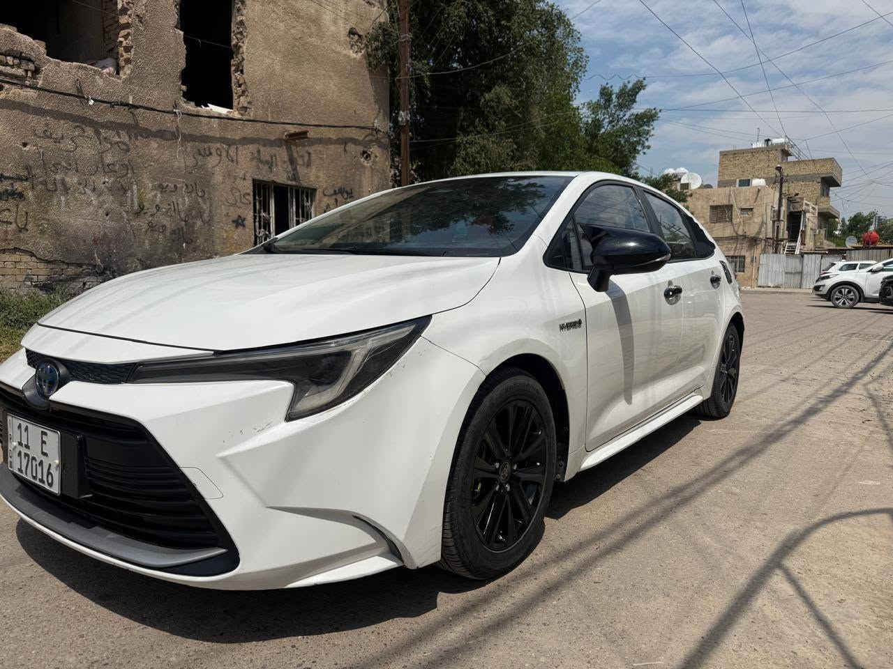 كورلا هايبرد شكل الامريكي موديل 2023 موصفات معروفة ماشية 54 مكان بغداد بيهة رصعات مسويها بارد بل جاملغ موضح بالصورة والباب والجاملغ رصعات هم موضح السعر 135 وبيها مجال ***********
