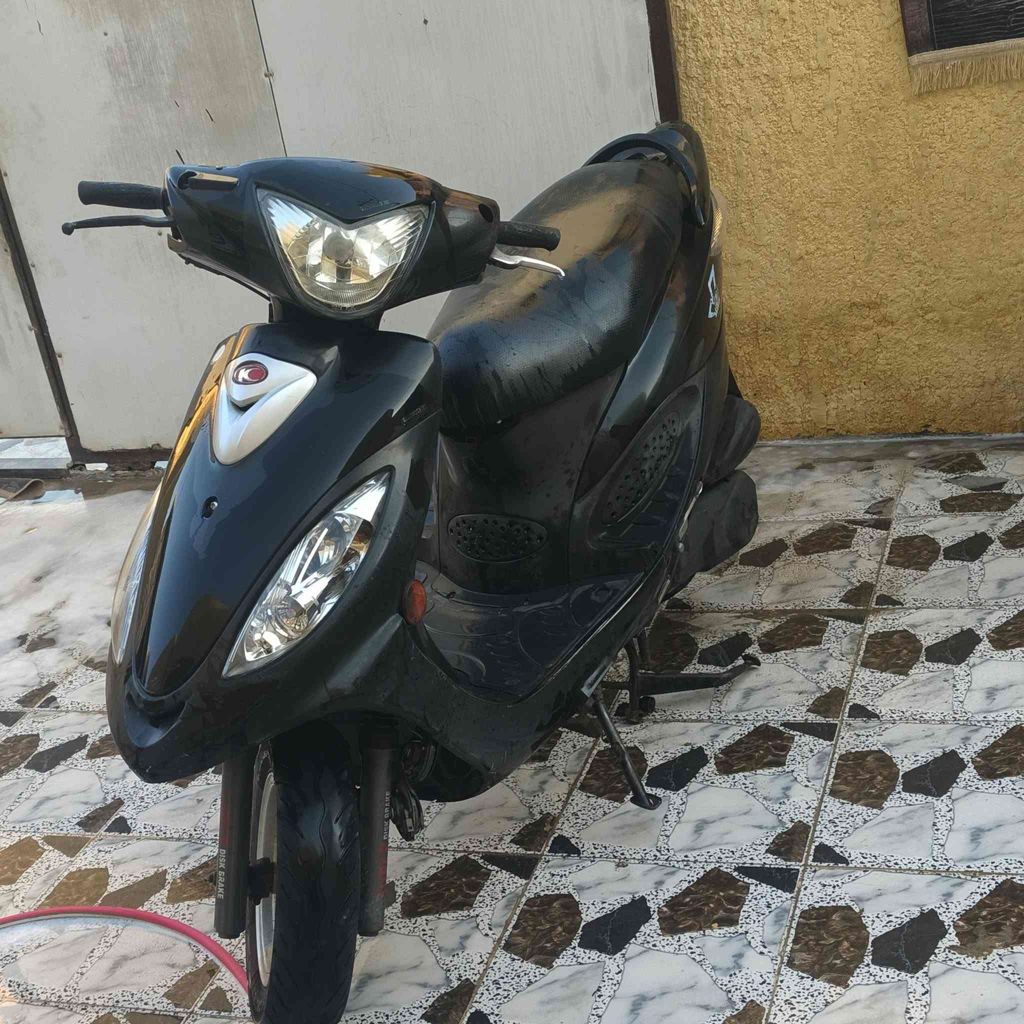 سلام عليكم درجة كامكو للبيع موديل 2016 درجة خير من الله كفاله عامه من كلشي جاهزه من كلشي سعر 850 وبيه مجال مكان ناصريه قلعه سكر رقم ***********
