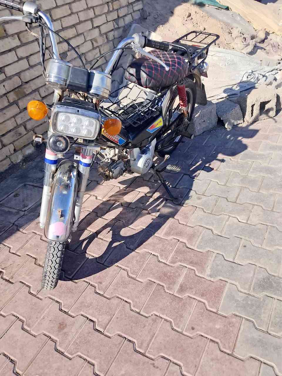 دراجة شهاب قديم نضيفه جاهزه ماناقصه شي كهرباته شغاله تشتغل سلف و هندر سعر 250 قفل  مكان كوت داموك ***********
