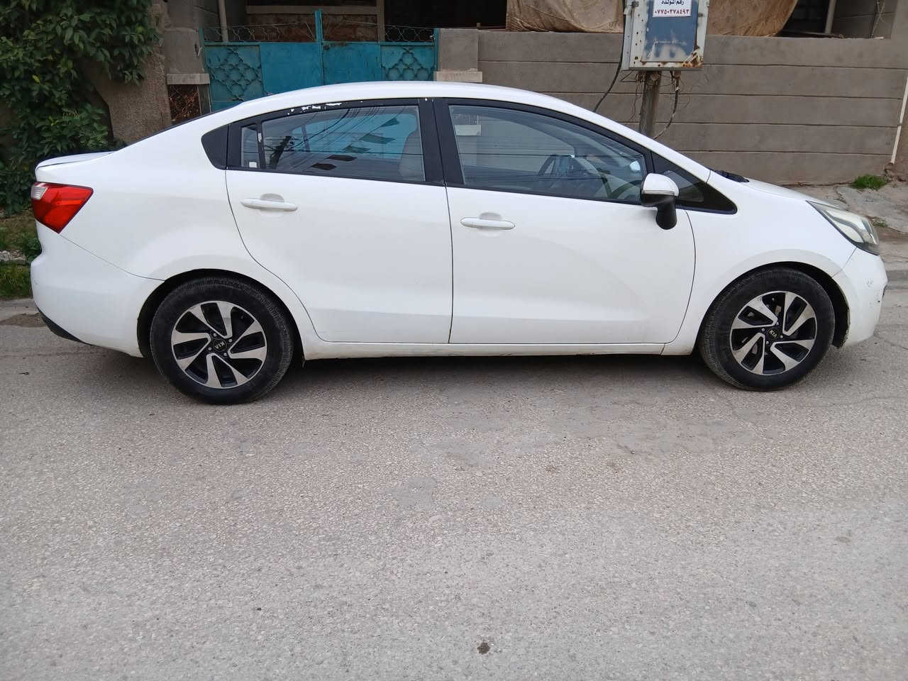 كيا ريو ٢٠١٤ خليجي للبيع او مراوس النترا او فورتي
بدون حادث بيهة قطع صبغ اثر شخوط
الدواخل و الشواصي مكفولة
مكينة ١٦٠٠ دوش ما مفتوحة و الكير ما مفتوح
سيارة فول مواصفات عدة الفتحة
نضام ايكو
تحكم ستيرن جهتين 
مري شفط + تحكم كهرباء 
جام اوتو + انضمة قيادة 
رقم بصرة مشروع وطني باسمي السيارة
العنوان بغداد الدورة السعر ٨٣ وبي مجال
***********
