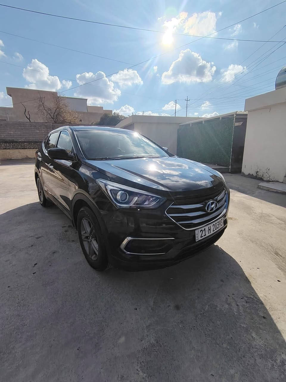 السلام عليكم
SANTAFEA FE SPORT 2017
وارد امريكي 
شبه كلين بيهة صبغ اقل الشبر بحافة البنيد فوك العلامة 
السيارة جديدة مال جناي 
ماشية 124 الف 
فول عدا البانوراما والبصمة 
داخل لونين 
لايت ليد 
جامات اوتو 
تبريد مركزي 
تبريد قطعتين 
شاشة 
كاميرا 
حساسات 
وباقي المواصفات المعروفة 
السعر 155 وبيها مجال 
الاستفسار ***********

