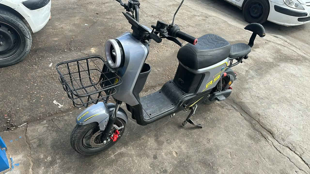 السلام عليكم شباب ماطور للبيع ار ٩ بطاريات فول مكان ابو غريب قرب مستشفى ابو غريب الاستفسار *********** السعر ٤٠٠ بيها مجال
