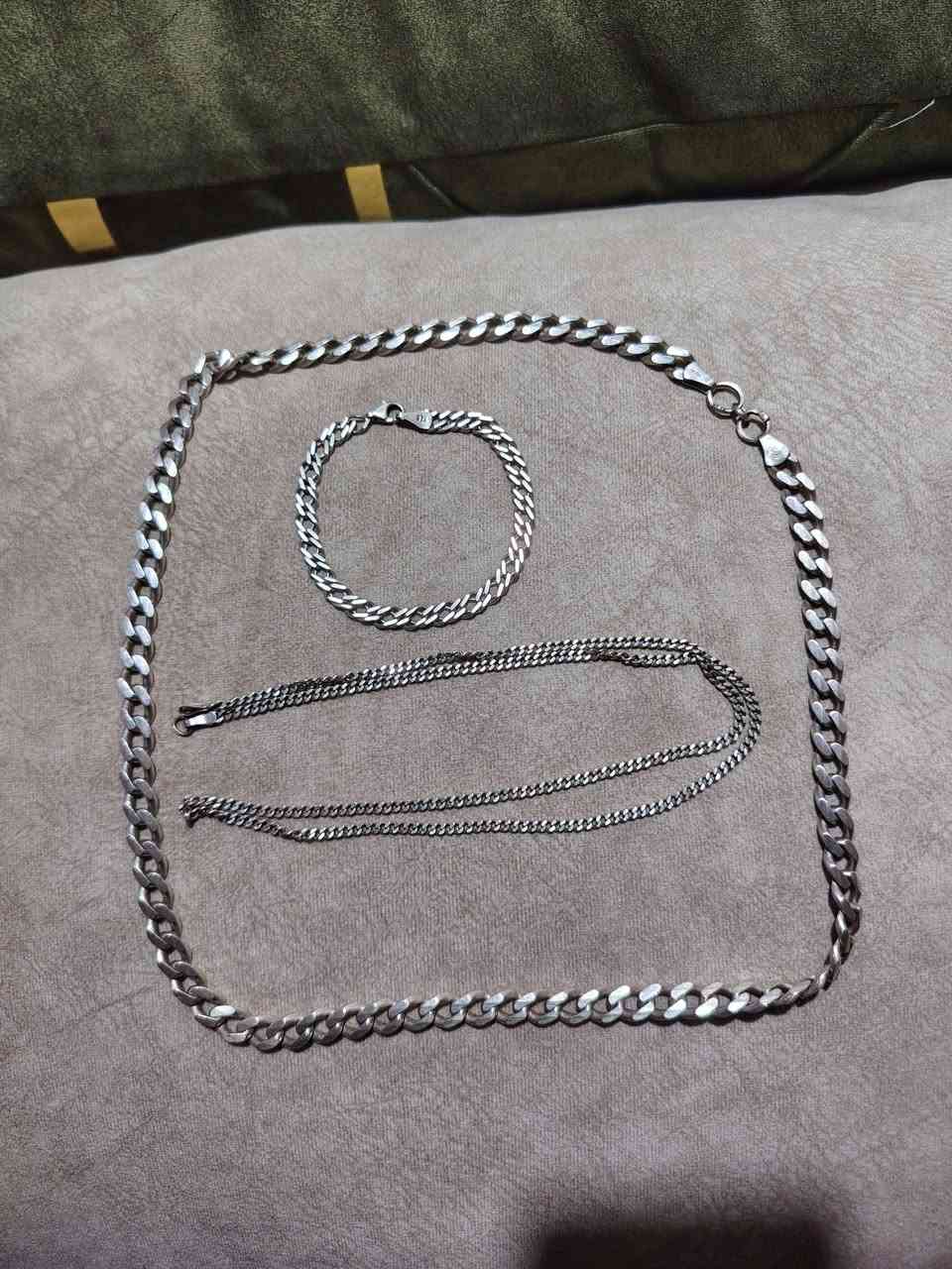 اخوان هذن زنجيل عدد 2 وسوار واحد الزنجيل واحد 82 غرام وسوار وزنجيل وزن 16 غرام ونص
سعر الغرام 5 الاف مكاني بصره ابي الخصيب ماعدي توصيل رقم الهاتف ***********
