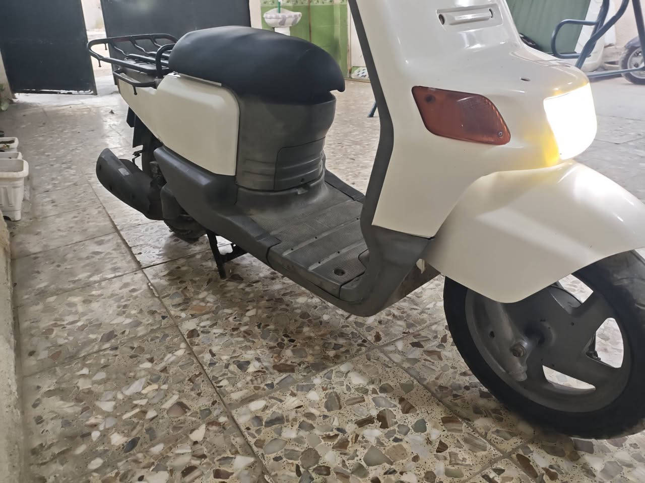 السلام عليكم دراجه بيكم حمل جديده محور فراشه سلف هندر كل نقص مابيه عنوان بغداد سعر 550وبيه مجال بصيط ***********
