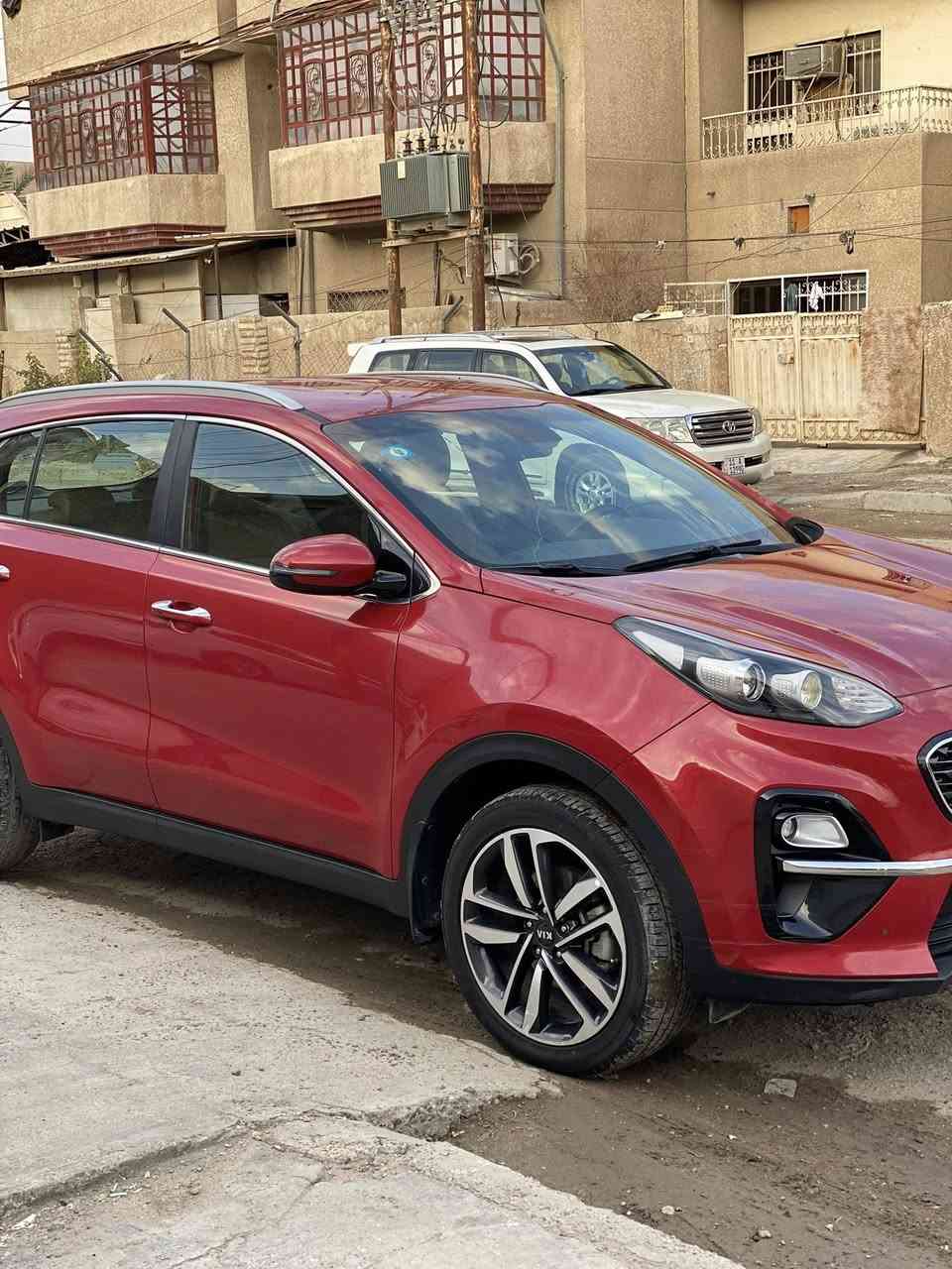 السلام عليكم
كيا سبورتج 2020 خليجي الشركة الدولية ام الضمان 
رقم بغداد الدولي الجديد هزة وسنوية جديدة بأسمي 
بصمة صندوك كهرباء ترحيب 
تبريد قطعتين تحكمات ستيرن 
داخل جلد مري شفط اشاير بالمري  حساسات امامي وخلفي  معروفة مواصفات الشركة الدولية 
السيارة جديدة وعلى ايدي لاضربة ولاصبغ فقط (ملاحضات موضحة بالسونار ) 
السعر 194  وبيها مجال 
مكاني بغداد البياع /حي الاساتذة 
 ***********
