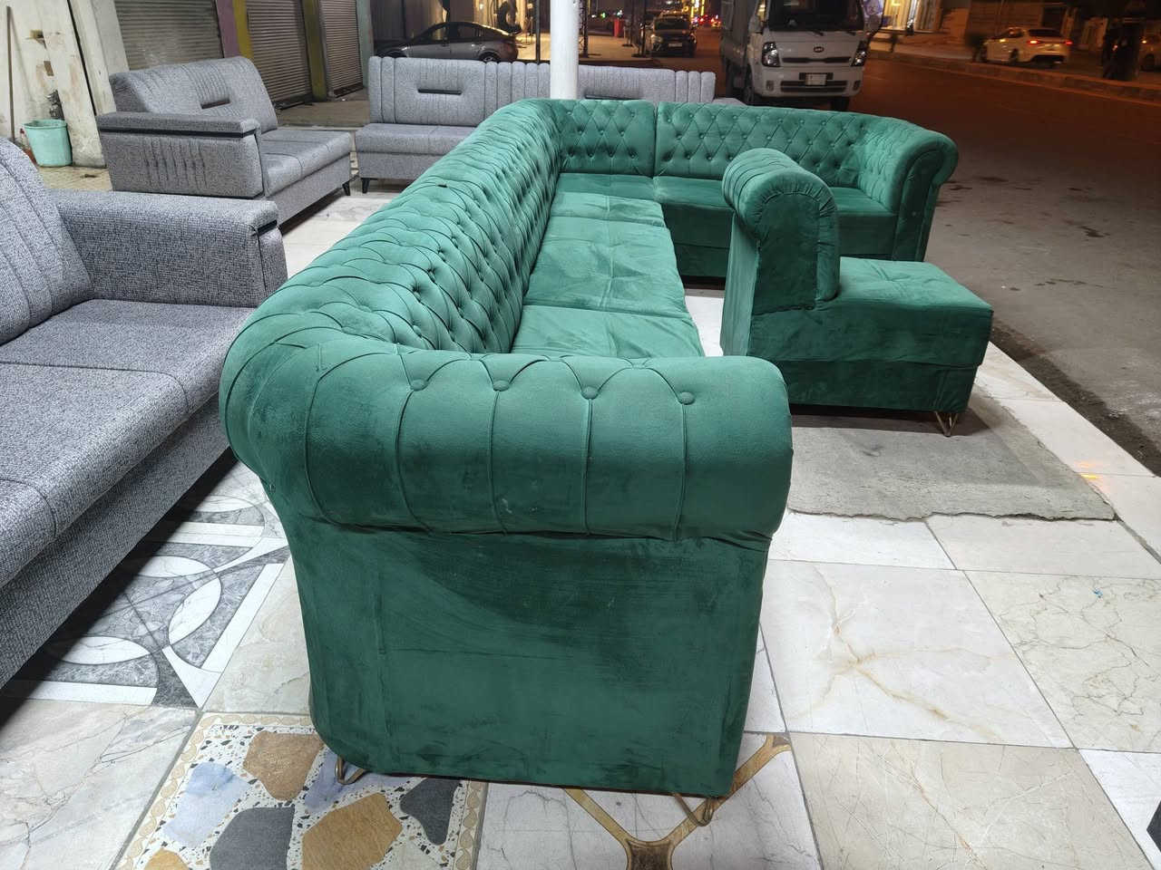 ديوان تركي ماركه 8 أمتار حيل نظيف السعر 225 الف محلات أبو محمد قرب كأس الصبايا  للاستفسار الاتصال ***********
