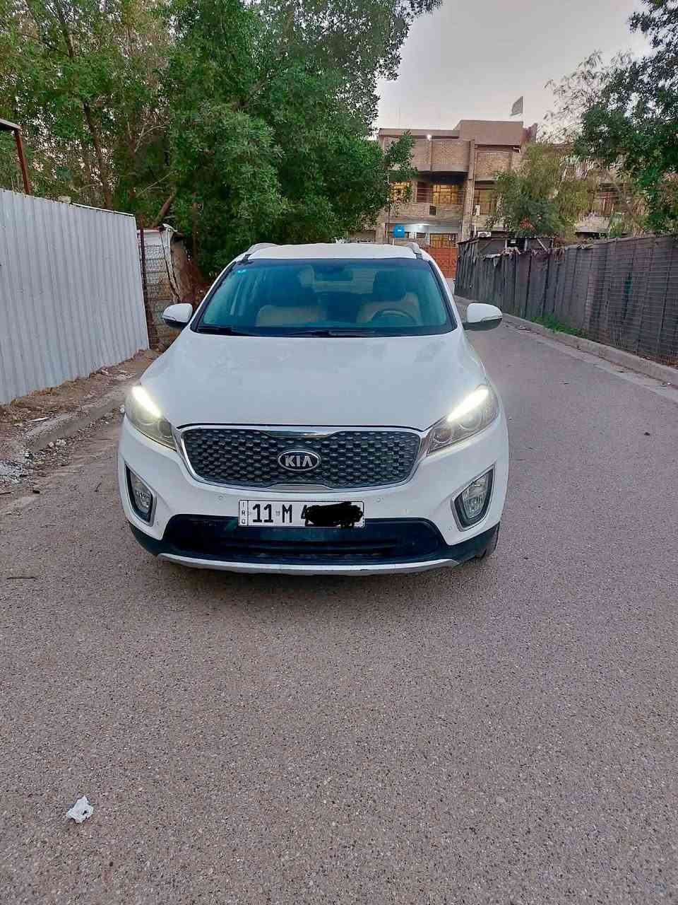 السلام عليكم ..سورنتو ابيض موديل 2016 رقم بغداد بأسمي سبعة راكب ماشية 105بصمة تشغيل لد نهاري كشن سائق كهرباء صندوق كهرباء حساسات امامية وخلفية كاميرا خلفية تبريد ثلاث قطع بك لايت لد ...صدر امامي وخلفي جديد كير ومحرك مكفولات بيها تبديل جاملغ امامي ايسر وجاملغ خلفي ايمن وقبق جنطة اكو بيها مكانات صبغ بالقمارة والحزام ابيعها صبغ عام سعرها 175 الاتصال على الرقم *********** ابو حسين
