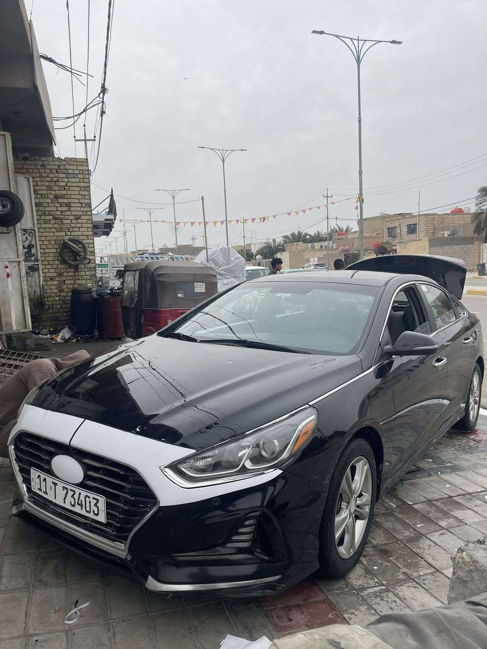 السلام عليكم هونداي سوناتا 2018  وارد أمريكي فول عده الفتحه سياره جديده ليبل واحد حادثها خشم الجاملغ الامامي ومعدل عل بارد والباقي كفاله عامه سياره مال جناي شرط كير ومكينه برغي مامفتوح بيهن مكينه 2400 رقم بغداد الدولي تحويل ثاني يوم مكاني واسط الحي للاستفسار ***********
السعر ١٢٧ وبيها مجال
