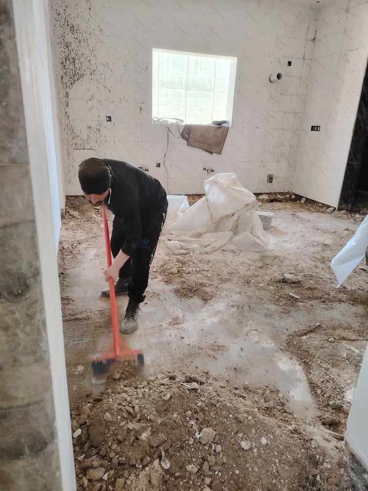 سلام عليكم  / يوجد كادر عمل جاهز/ تصعيد مواد/ تنضيف بيوت/ تفليش/ تكشيط/ تنضيف حدائق/ دفن نهري  / شقلنه ليل ونهار   /ومعداتنه جاهز/ ماعليك بس تصال على رقم  /     *********** /
