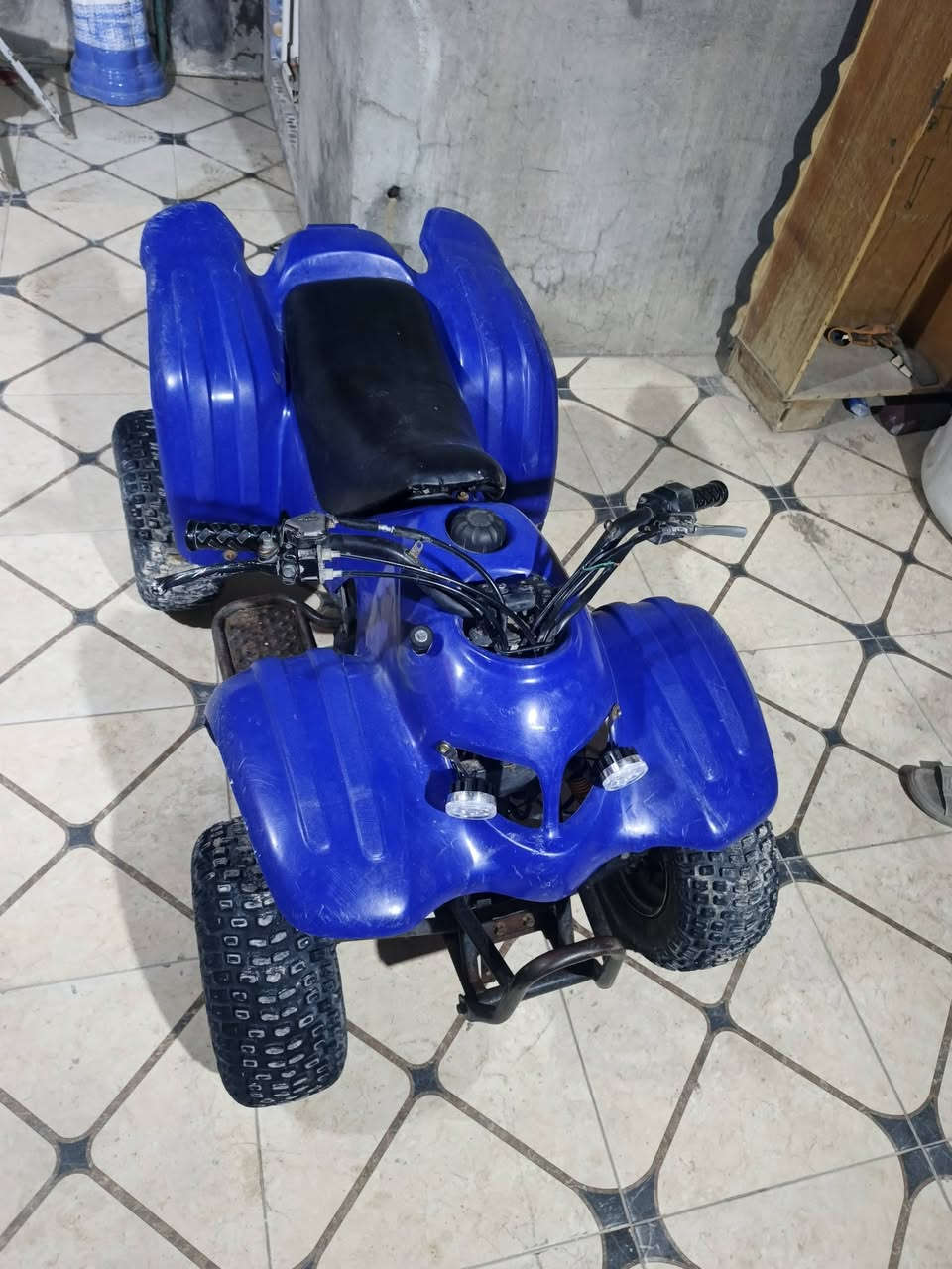 السلام عليكم باقي للبيع كرتون كلش حلو مكينه ياباني هندر وسلف ياكل القاع اكل تايراته اربعه جدد دبلات ورا وقدام جدد شوفه عينك هاي الصور ماكينه ناعمه جديده سعر 650 وبي مجال قليل حق الجيه بس مكاني بصره الزبير***********
