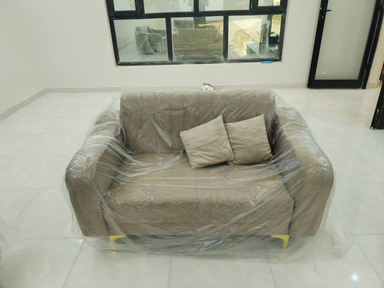 تخم طك كارتون ماخذيه ب700 طلع زغير على الديوانية نبيعه 500 الف ***********
