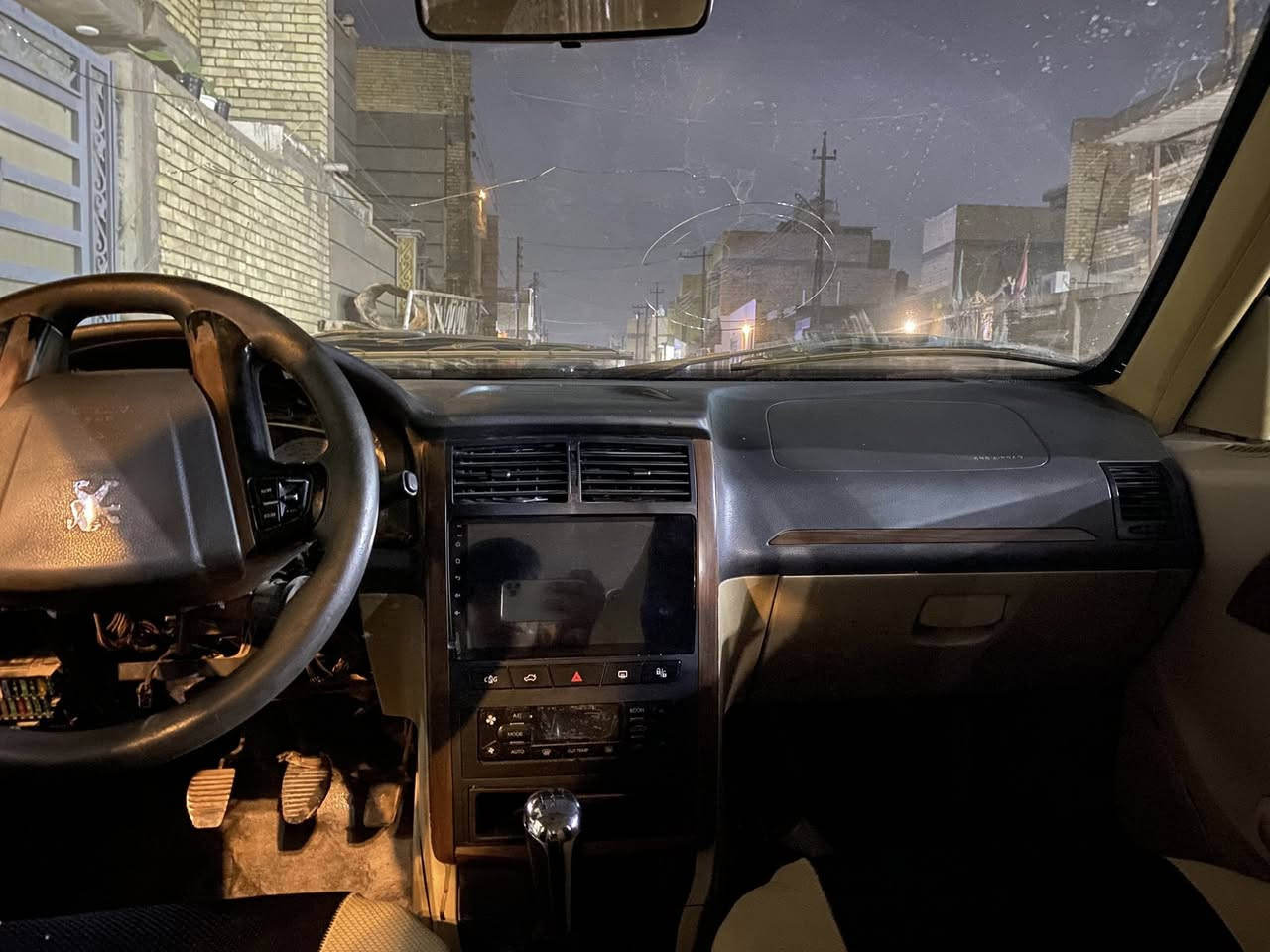 السلام عليكم للبيع بيجو بارص موديل 2018 بسمي تحويل ثاني يوم الاستفسار الانتصال ***********
 مكاني بغداد
