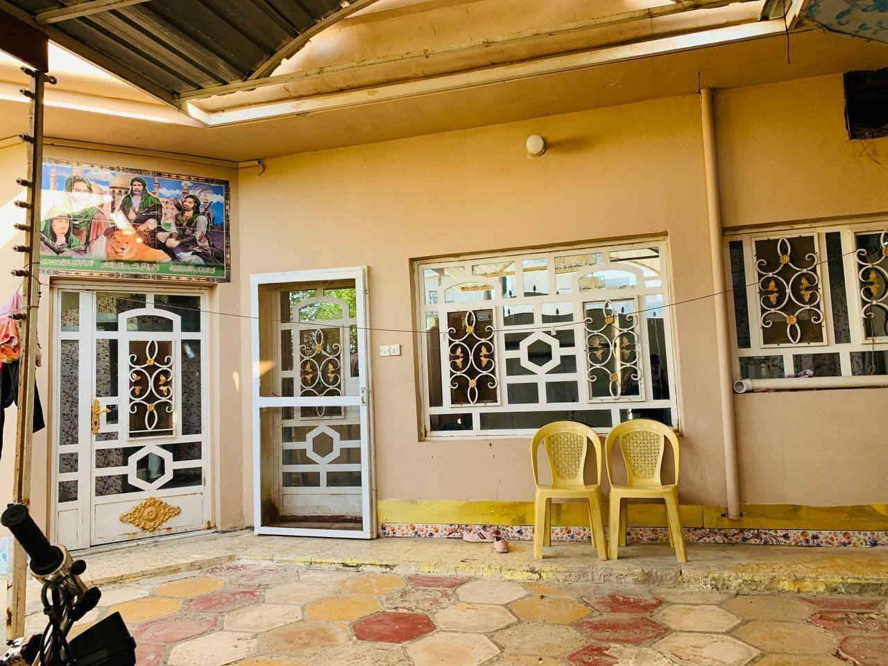 سلام عليكم للبيع بيت طابو زراعي سند 25 باسمي تحويل مباشر مكانه مفرك عنانه سنجار قرب روضة تولاي قريب من الشارع محتويات البيت غرف نوم عدد 3 مطبخ حار بارد صاله هول مناور عدد 2 صحيات عدد 2 المساحة 200 م بناء  حديث السعر 100 مليون اتصال ***********
