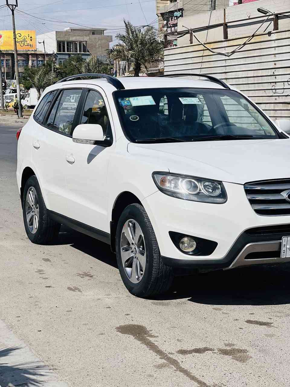 السلام عليكم سنتافيه شركه عامه 2012
خليجي مكفوله كفاله عامه حته من البارد
مكينه 3500ماشيه ٨٣حقيقي 
السياره وضع شركه سبعه راكب 
ثلاث قطع تبريد فور ويل 
مري شفط وبيها هوي مواصفات 
***********
