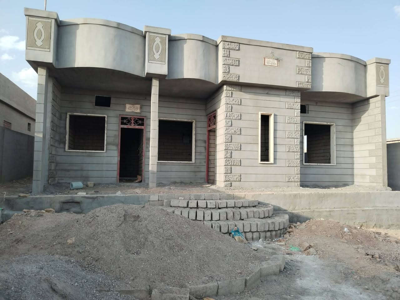 السلام عليكم يوجد كادر لبخ متفرق حاليآ التصال بل رقم *********** ومن الله التوفيق
