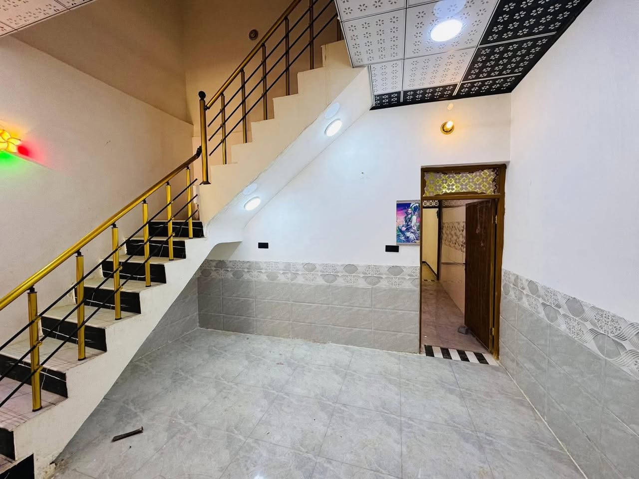 بيت للبيع بيت طابو صرف

📐 100م – نجف / مجمع بيتي

مقابل مجمع السلطان

🏠 غرفة، صالة، استقبال، مطبخ

🚿 صحيات (2) + مكشوفة

⚡ جميع الخدمات متوفرة

💰 السعر: 65مليون (قابل للتفاوض)
***********
