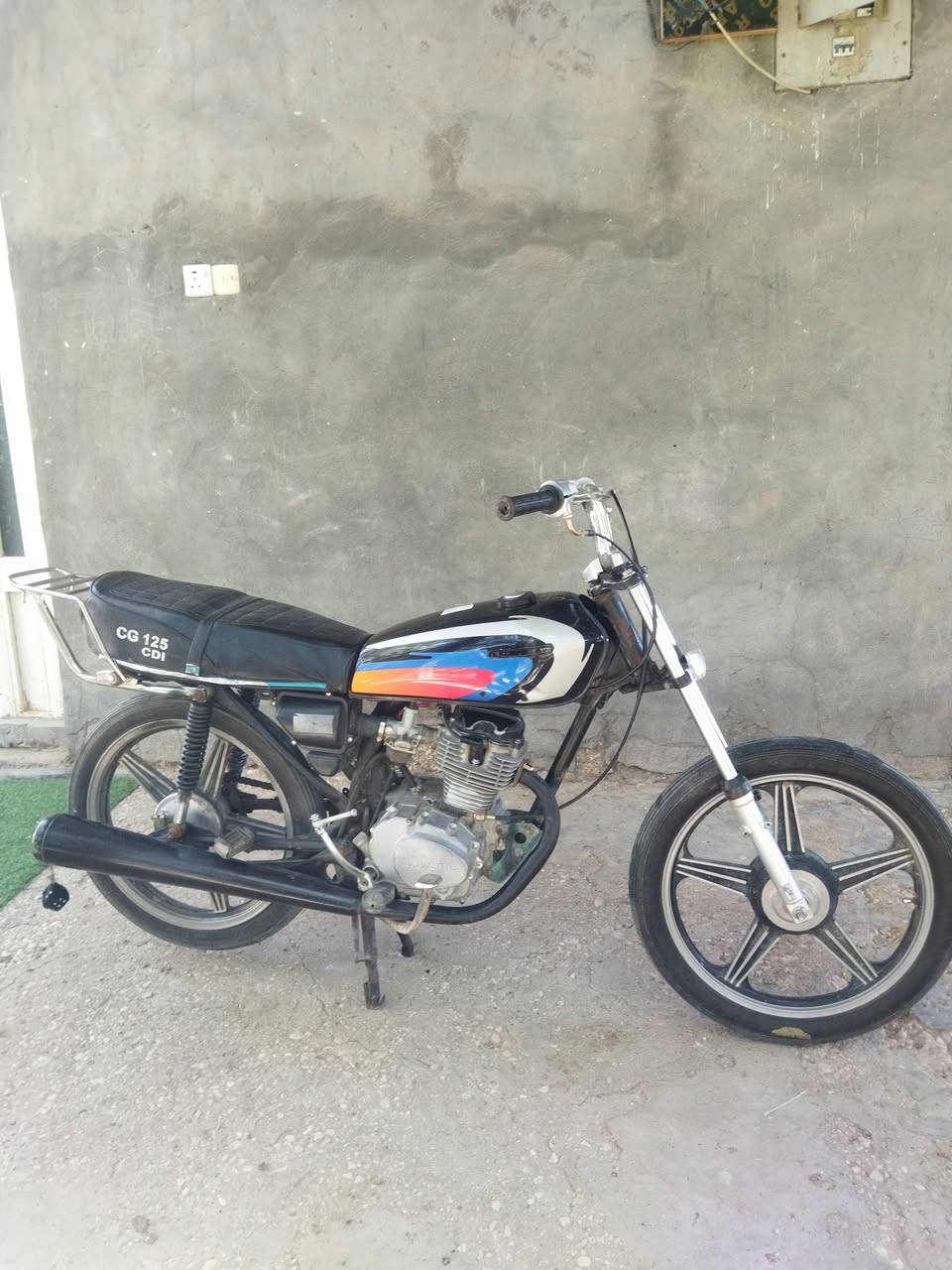 حبايب دراجه اربعه كير للبيع السعر 250 وبيهه مجال الدراجه نضيفه وخير من الله مكان أطويريج ألسياحي ***********
