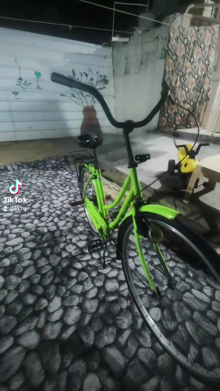 سلام عليكم بايسكل للبيع سعر65وبي مجال  ***********
